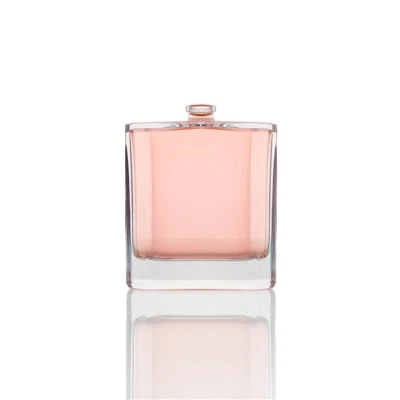 Parfum în sticlă pătrată roz